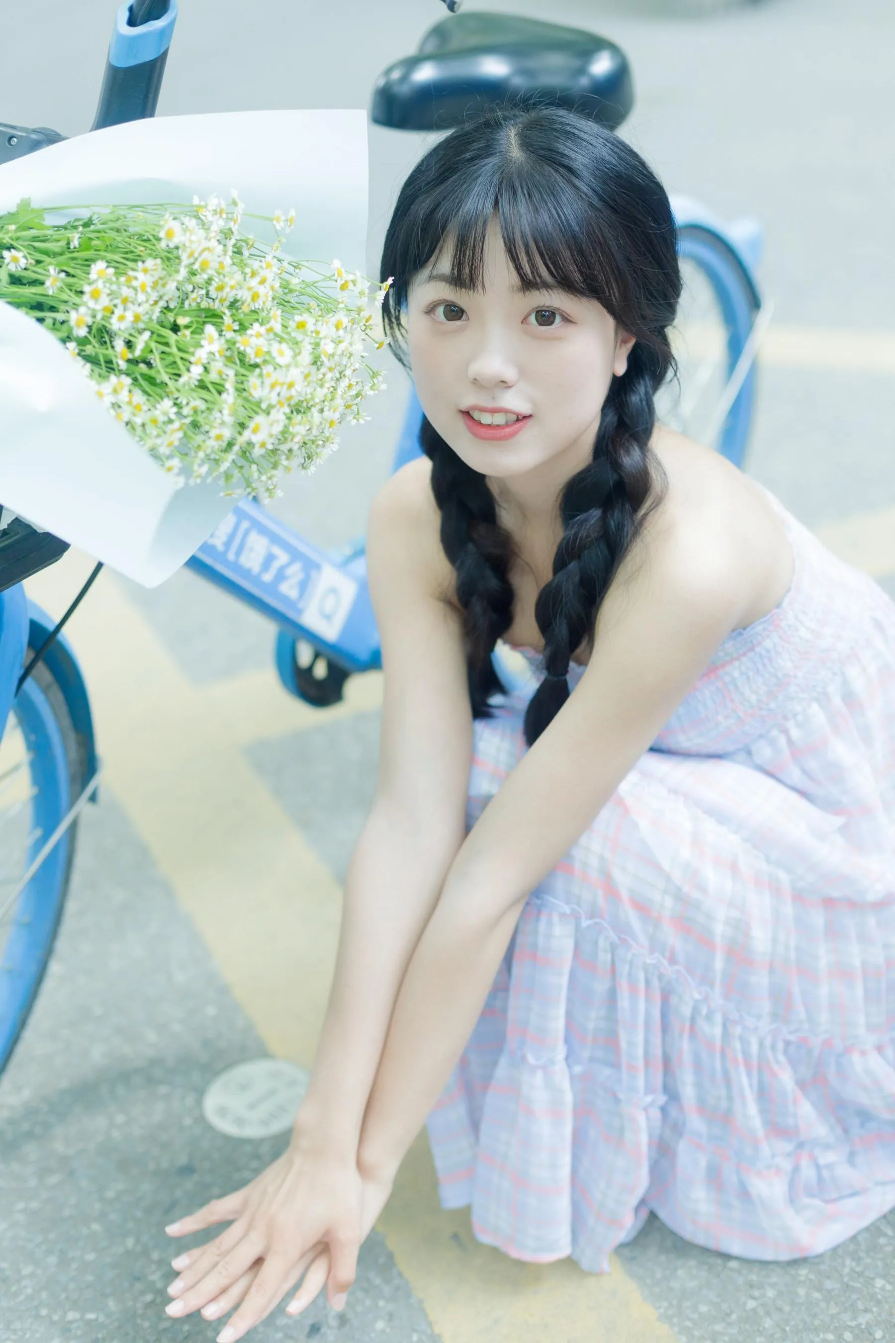 [YITUYU艺图语]2022.08.12 夏天是洋甘菊的气味 可爱泡泡呀 [33P]插图5